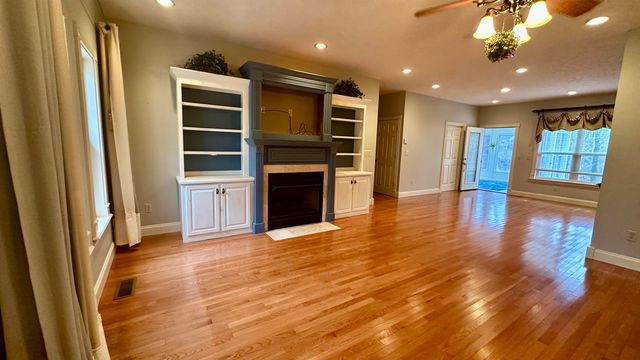 61 WOODRUN DR, Middleton, TN 38052