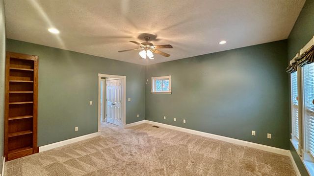 61 WOODRUN DR, Middleton, TN 38052