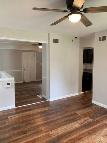 412 Macdougall Drive, St Louis, MO 63137