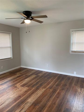 412 Macdougall Drive, St Louis, MO 63137