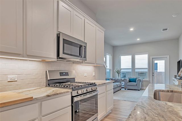 175 Brooks Ranch DR, Kyle, TX 78640