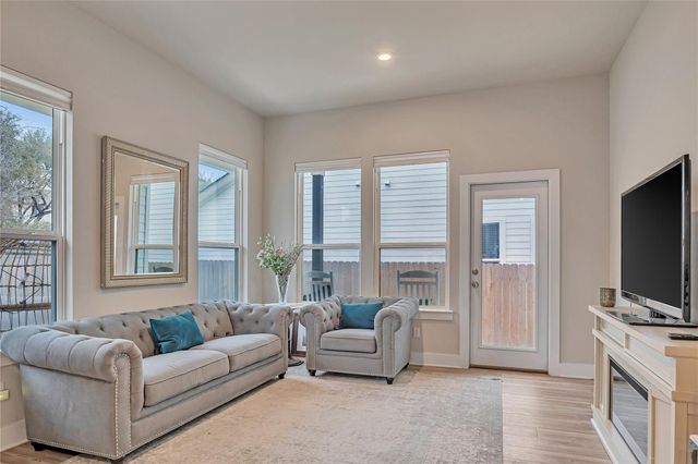 175 Brooks Ranch DR, Kyle, TX 78640