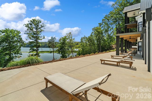 587 Carolina Drive, Troy, NC 27371