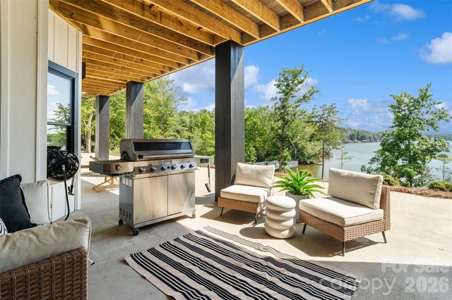 587 Carolina Drive, Troy, NC 27371
