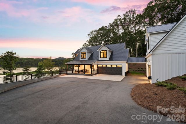 587 Carolina Drive, Troy, NC 27371
