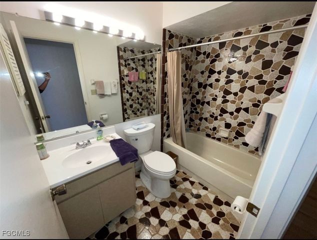 18424 Orangecrest CT, Lehigh Acres, FL 33936