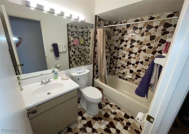 18424 Orangecrest CT, Lehigh Acres, FL 33936