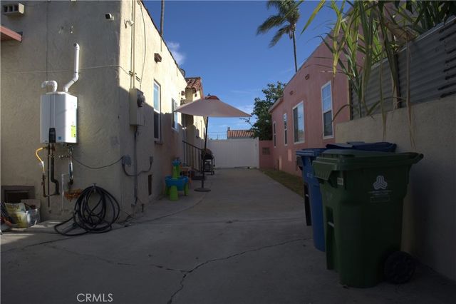 819 W 102nd st, Los Angeles, CA 90044