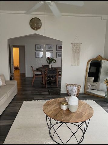 819 W 102nd st, Los Angeles, CA 90044