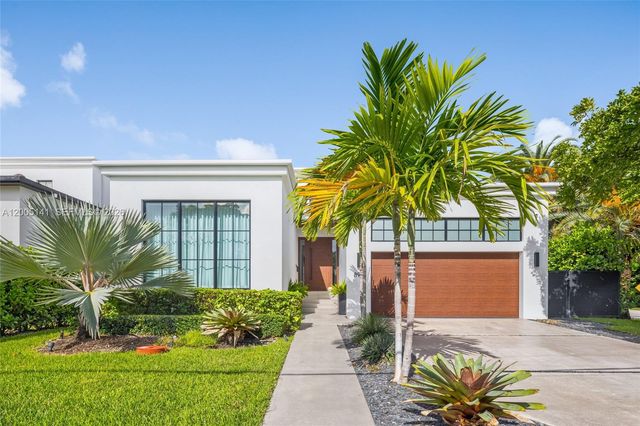895 NE 76th St, Miami, FL 33138