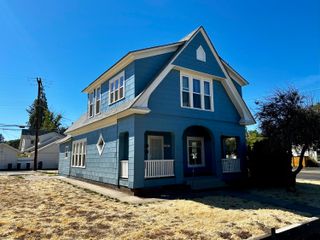 243 N Holly Street, Medford, OR 97501