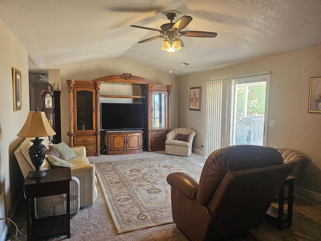 19730 Olympia Rd, Madera, CA 93638