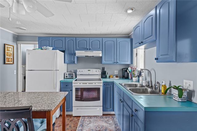 22 Harris Street, Coventry, RI 02816