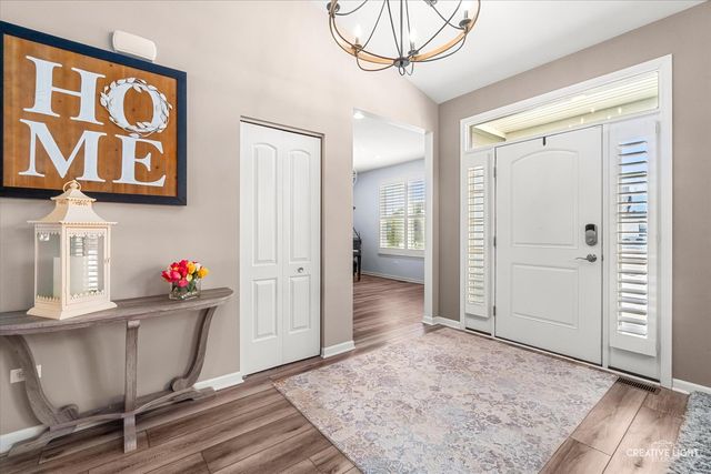 739 Juniper Street, Oswego, IL 60543