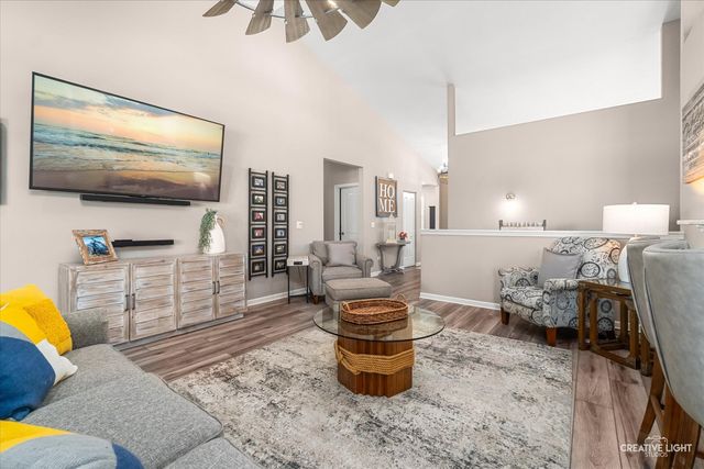 739 Juniper Street, Oswego, IL 60543