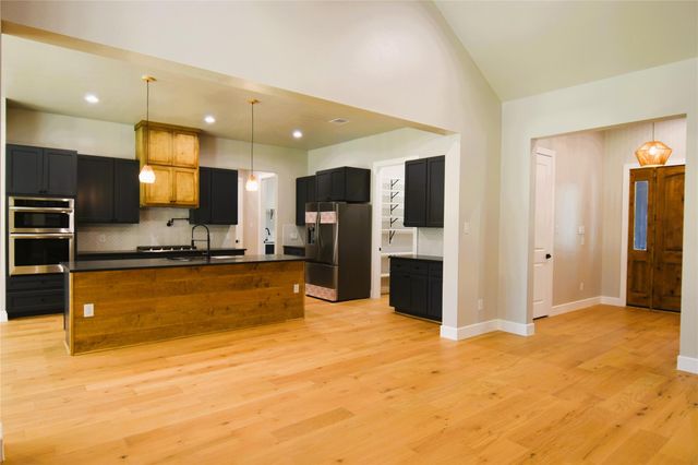 4 Lake Forest Drive, Conroe, TX 77384