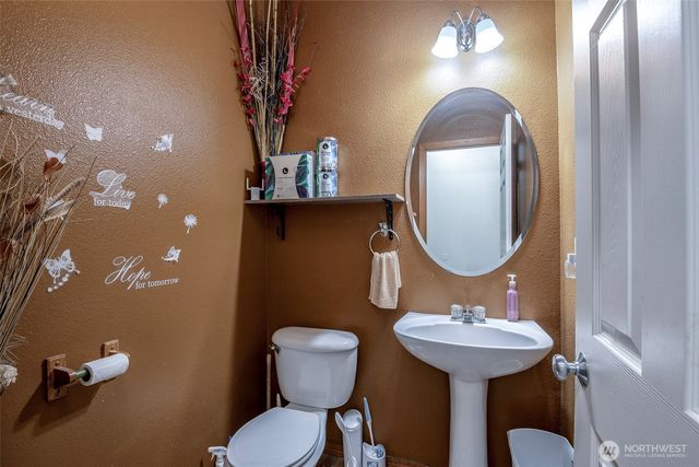 19203 76th Avenue E, Spanaway, WA 98378