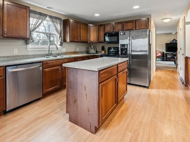 145 Draper Rd, East Brookfield, MA 01515