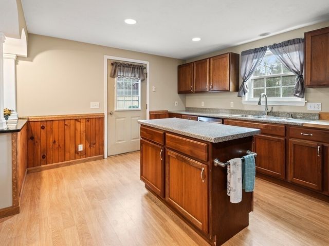 145 Draper Rd, East Brookfield, MA 01515