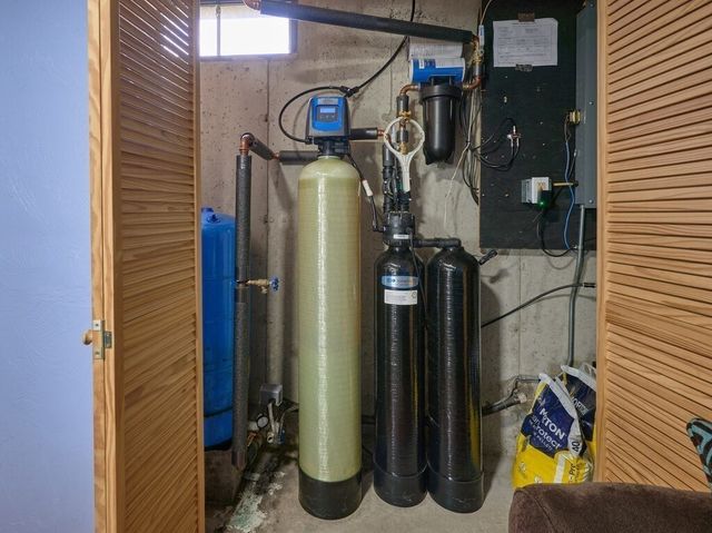 145 Draper Rd, East Brookfield, MA 01515