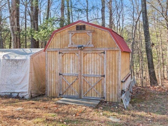 145 Draper Rd, East Brookfield, MA 01515