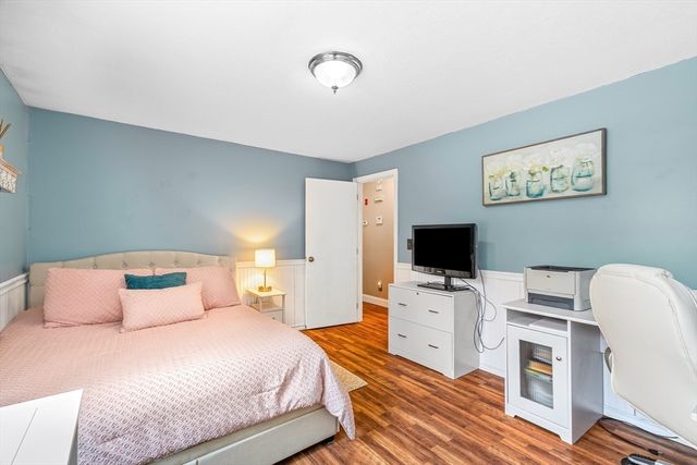 26 Barrows Ct, Norton, MA 02766