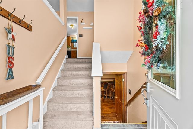 26 Barrows Ct, Norton, MA 02766