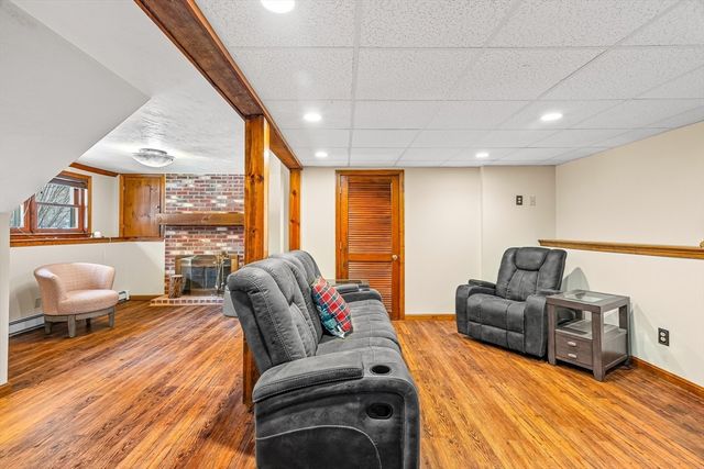 26 Barrows Ct, Norton, MA 02766