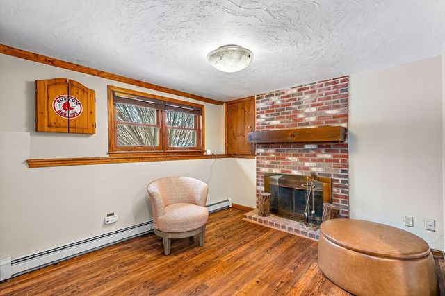 26 Barrows Ct, Norton, MA 02766