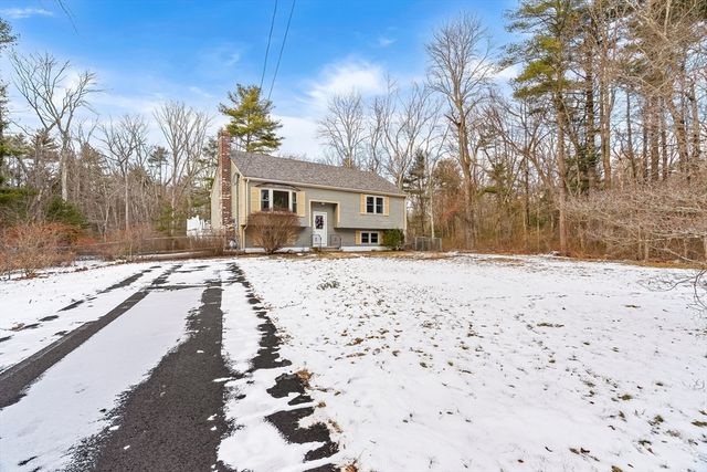26 Barrows Ct, Norton, MA 02766