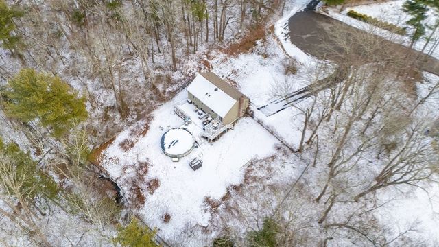 26 Barrows Ct, Norton, MA 02766