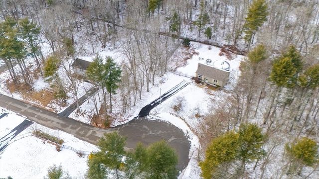 26 Barrows Ct, Norton, MA 02766