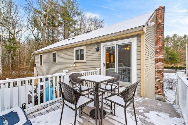 26 Barrows Ct, Norton, MA 02766