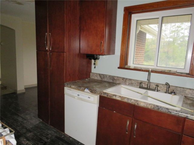 1878 Bakerstown Rd, Frazer, PA 15084