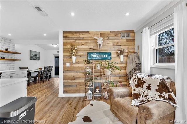 7079 Felix Drive, Independence Charter Township, MI 48346