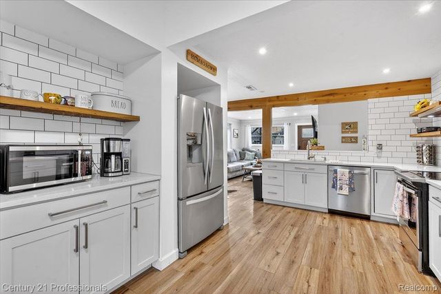 7079 Felix Drive, Independence Charter Township, MI 48346