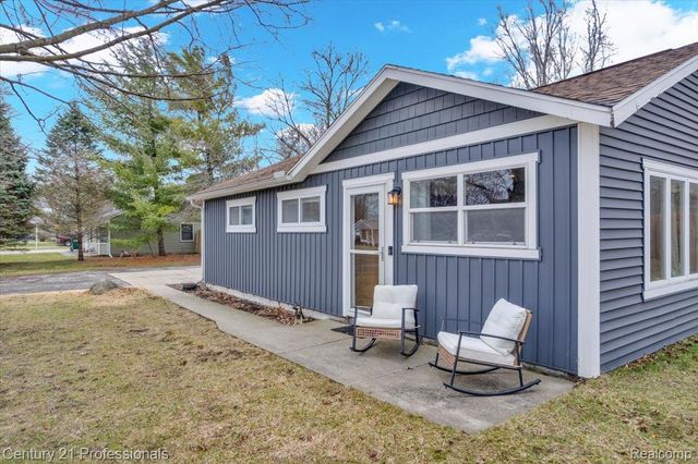 7079 Felix Drive, Independence Charter Township, MI 48346