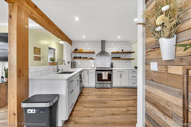 7079 Felix Drive, Independence Charter Township, MI 48346