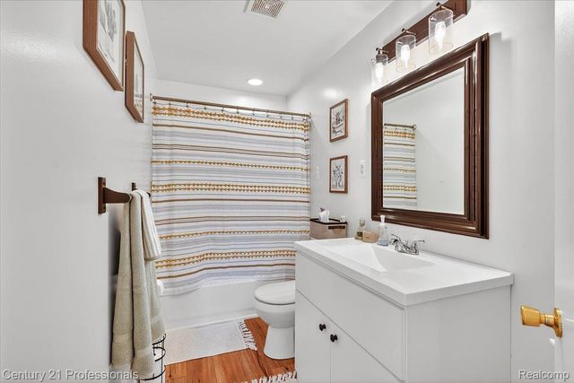 7079 Felix Drive, Independence Charter Township, MI 48346