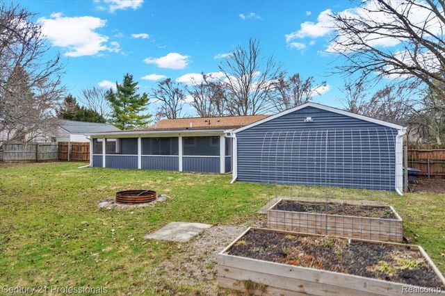 7079 Felix Drive, Independence Charter Township, MI 48346