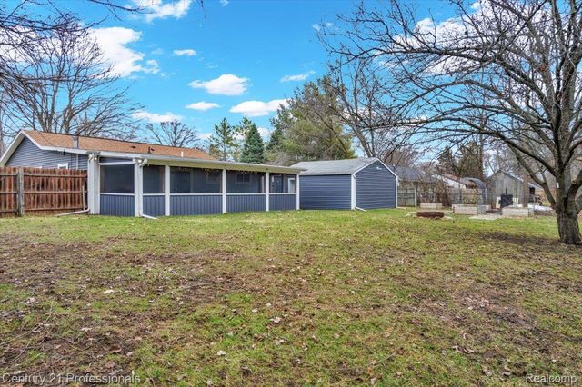 7079 Felix Drive, Independence Charter Township, MI 48346