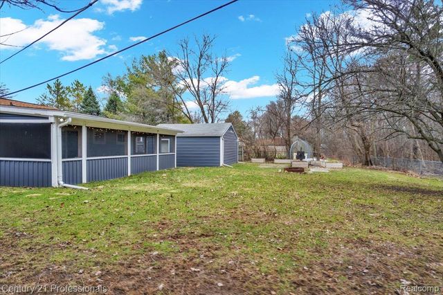 7079 Felix Drive, Independence Charter Township, MI 48346