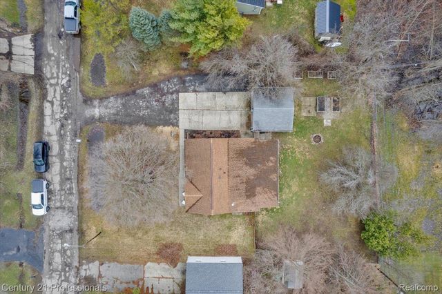 7079 Felix Drive, Independence Charter Township, MI 48346