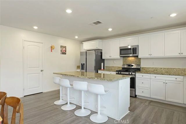 7568 Sleepy Creek, Fontana, CA 92336