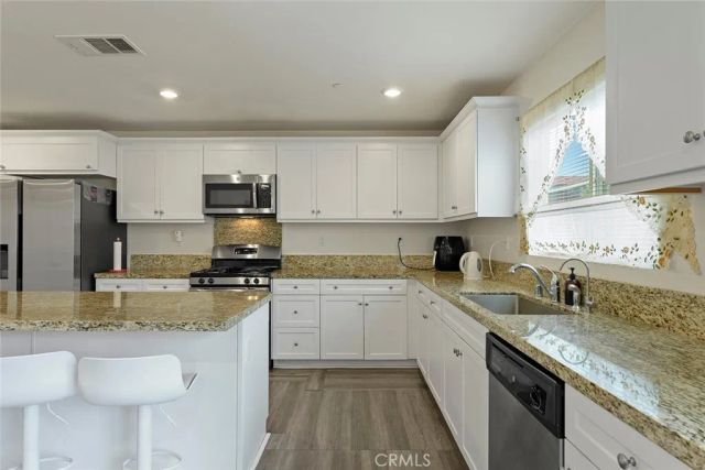 7568 Sleepy Creek, Fontana, CA 92336