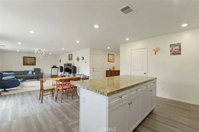 7568 Sleepy Creek, Fontana, CA 92336