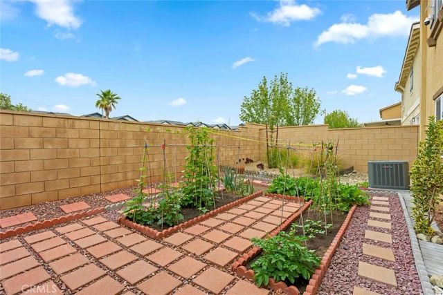 7568 Sleepy Creek, Fontana, CA 92336