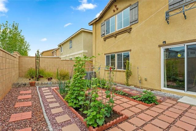 7568 Sleepy Creek, Fontana, CA 92336