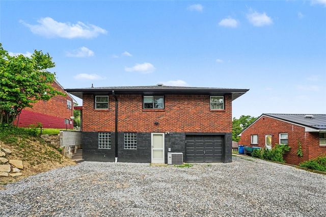 116 Dogwood Dr, Penn Hills, PA 15235