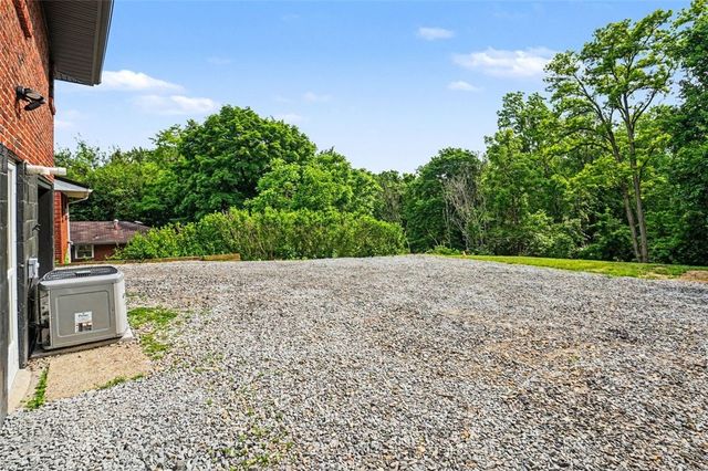 116 Dogwood Dr, Penn Hills, PA 15235